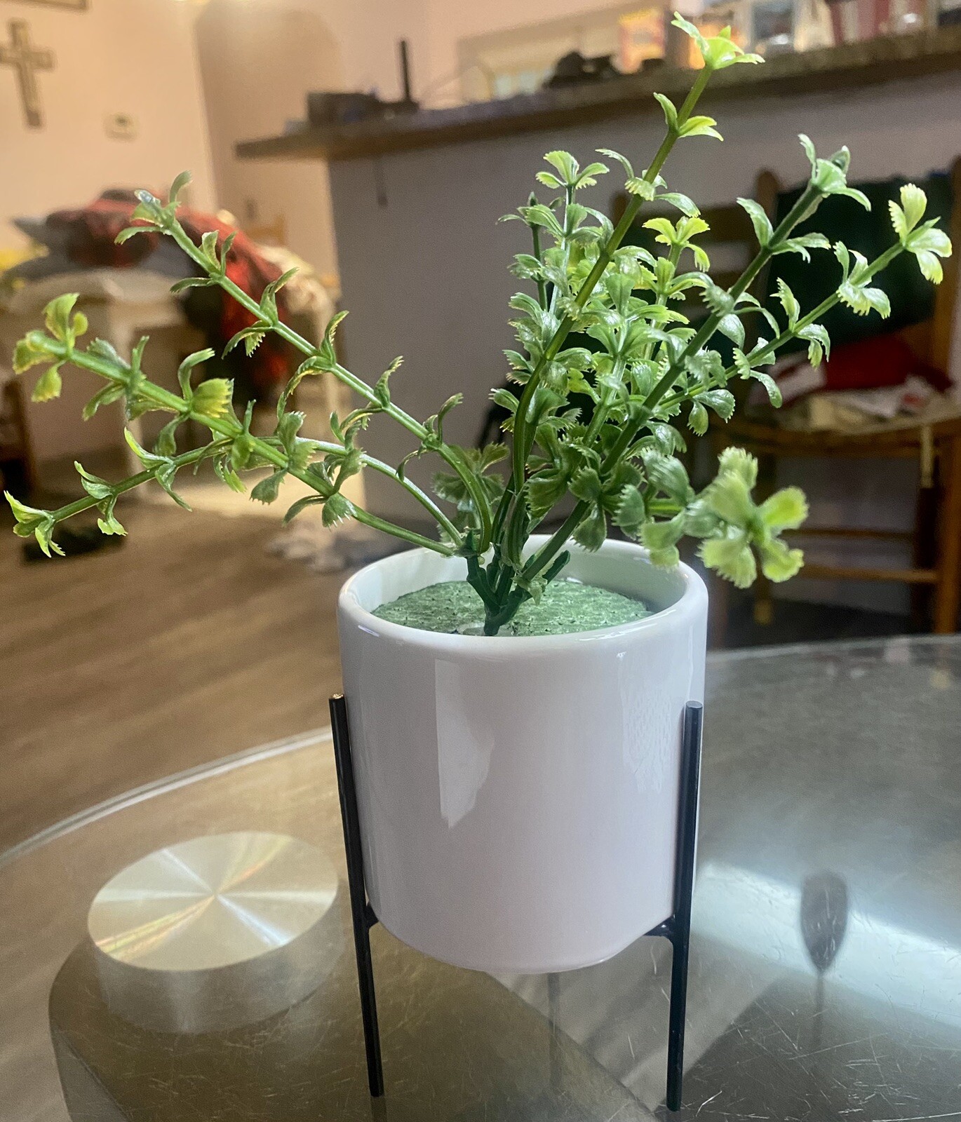 Artificial Succulent In white Ceramic Planter 4′ Pot with Iron StandNew