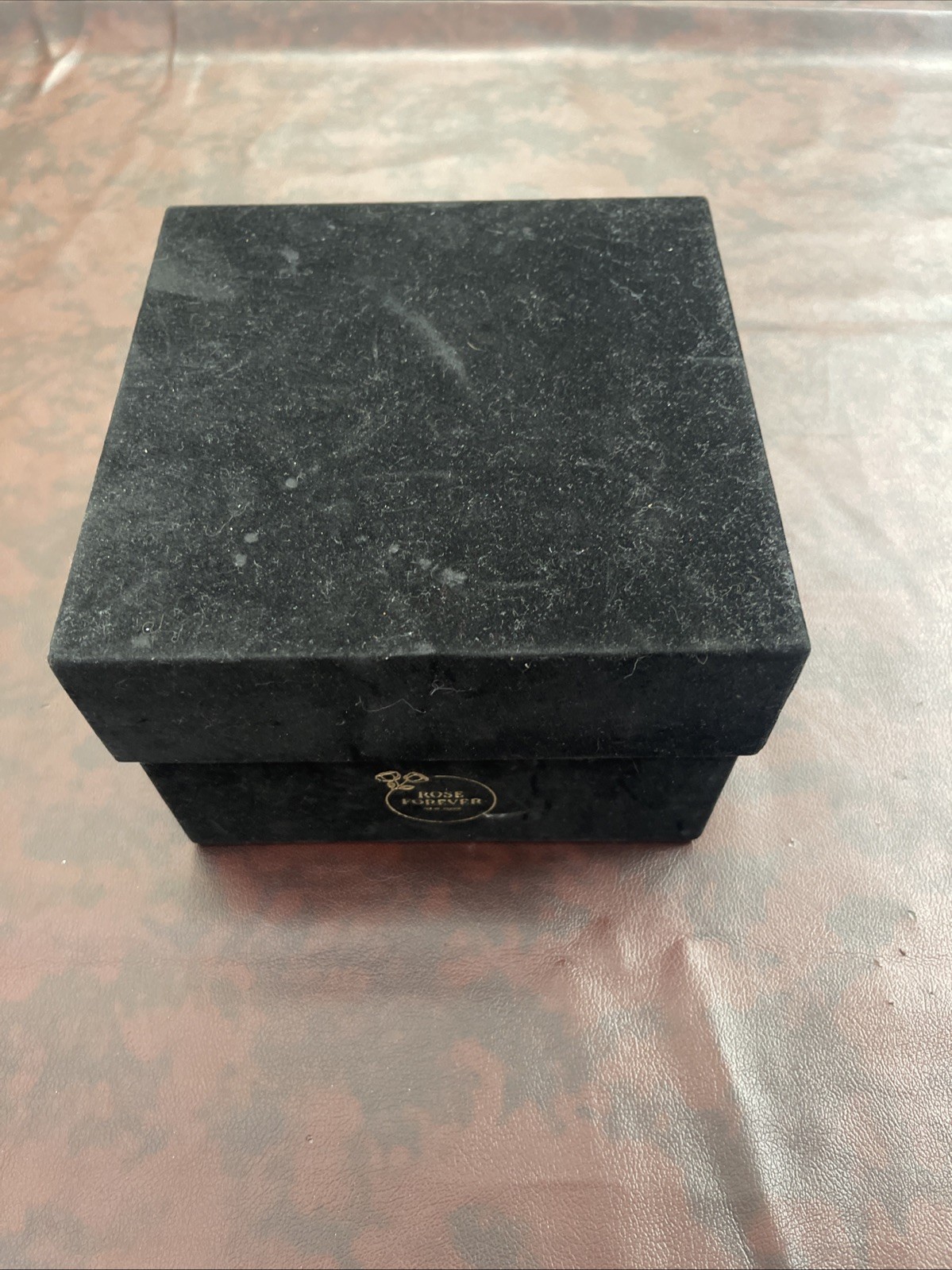 Rose Forever New York 9 Red Roses Black Velvet Square Flower Box Display Decor