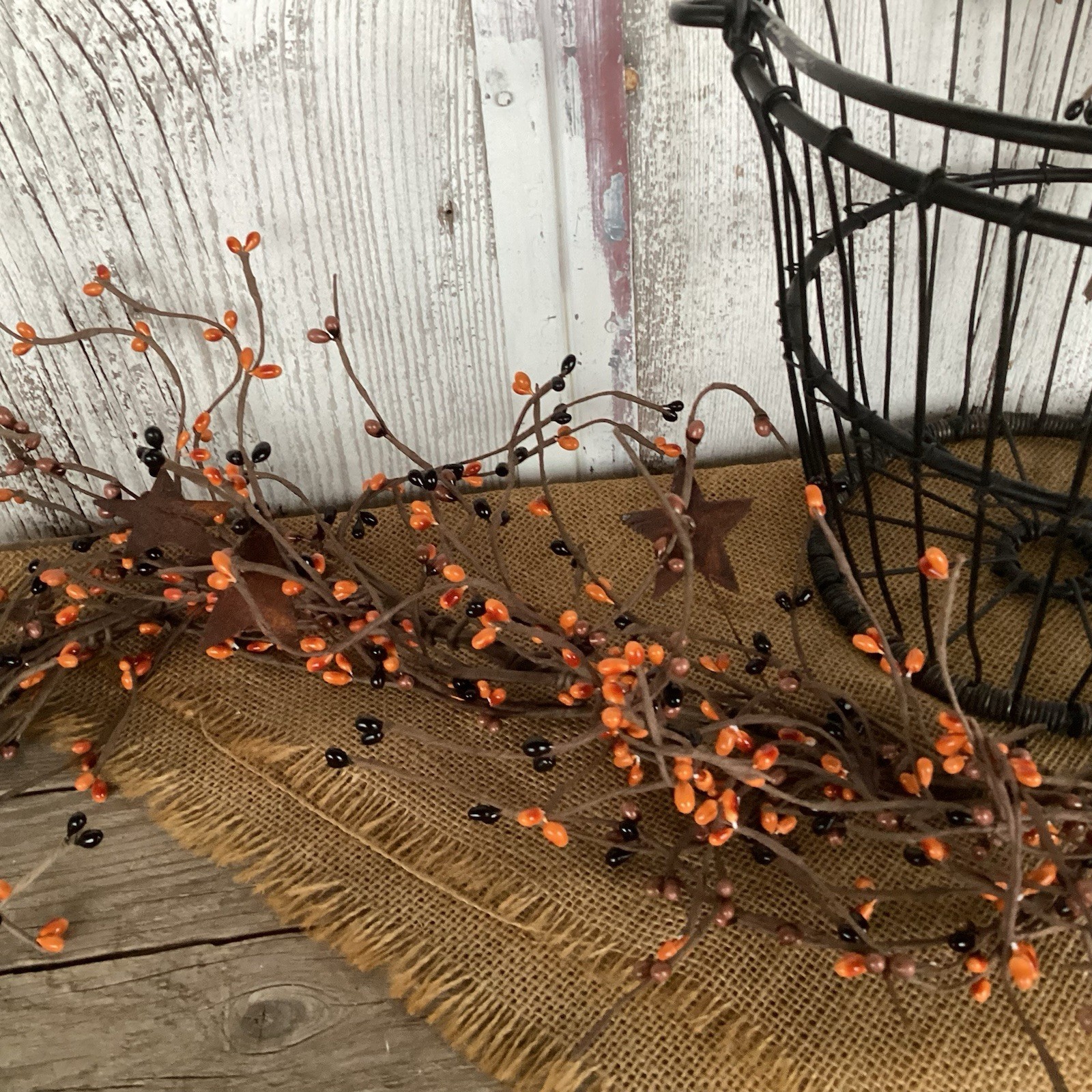 Primitive Mix Pip Berry And Rustic Stars 40” Flexible Garland