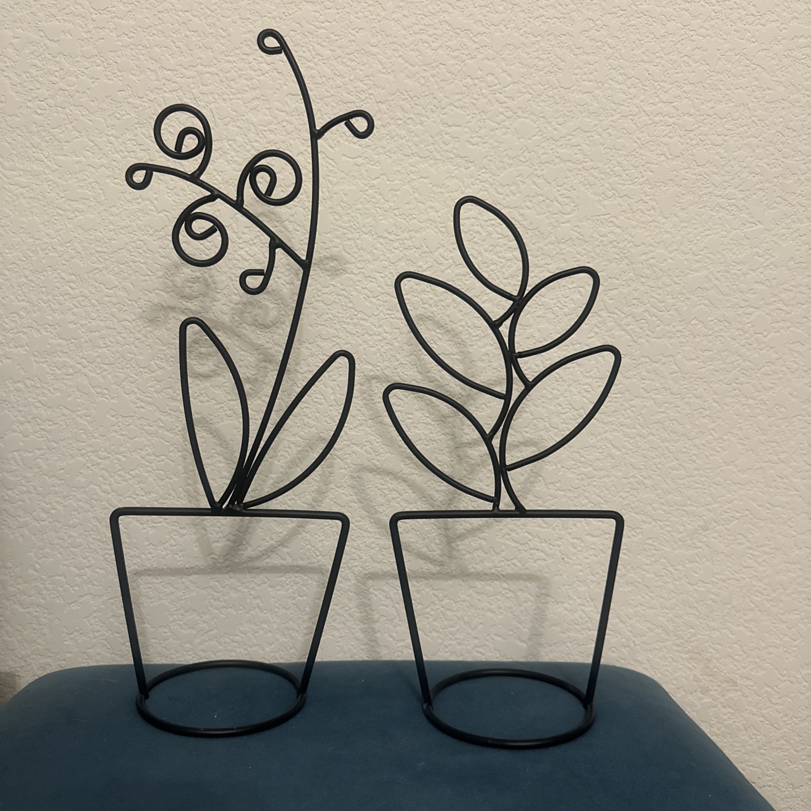 Set Of 2 Decorative Black Metal Wire Flower Pot Sculpture