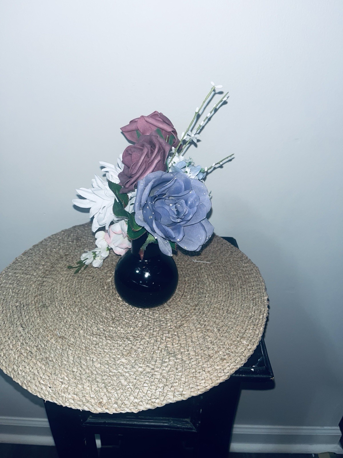 Artificial Rose Flower Arrangement & Centerpiece in Black Vase, Multicolor