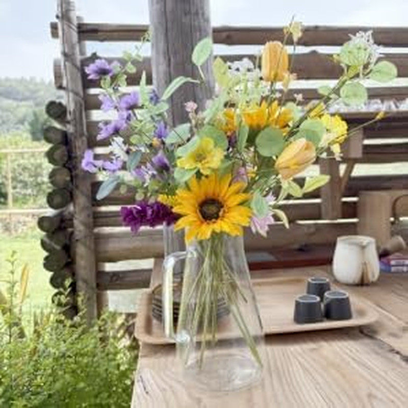 Artificial Wildflower Bouquet – 8 Bundles of Silk Daisy & Sunflower Stems