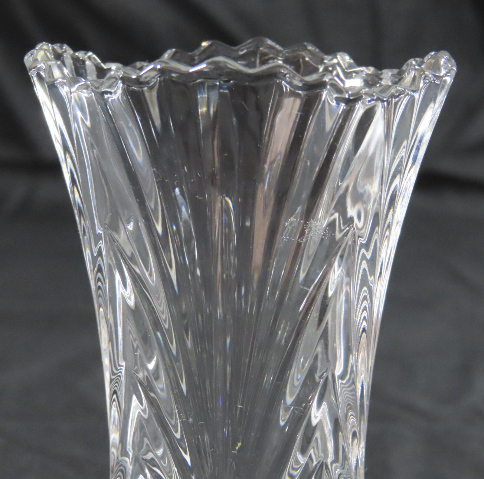 Crystal Flower Bud Vase 5″ Ribbed Mikasa Swirl Oval Mouth Art Deco Excellent