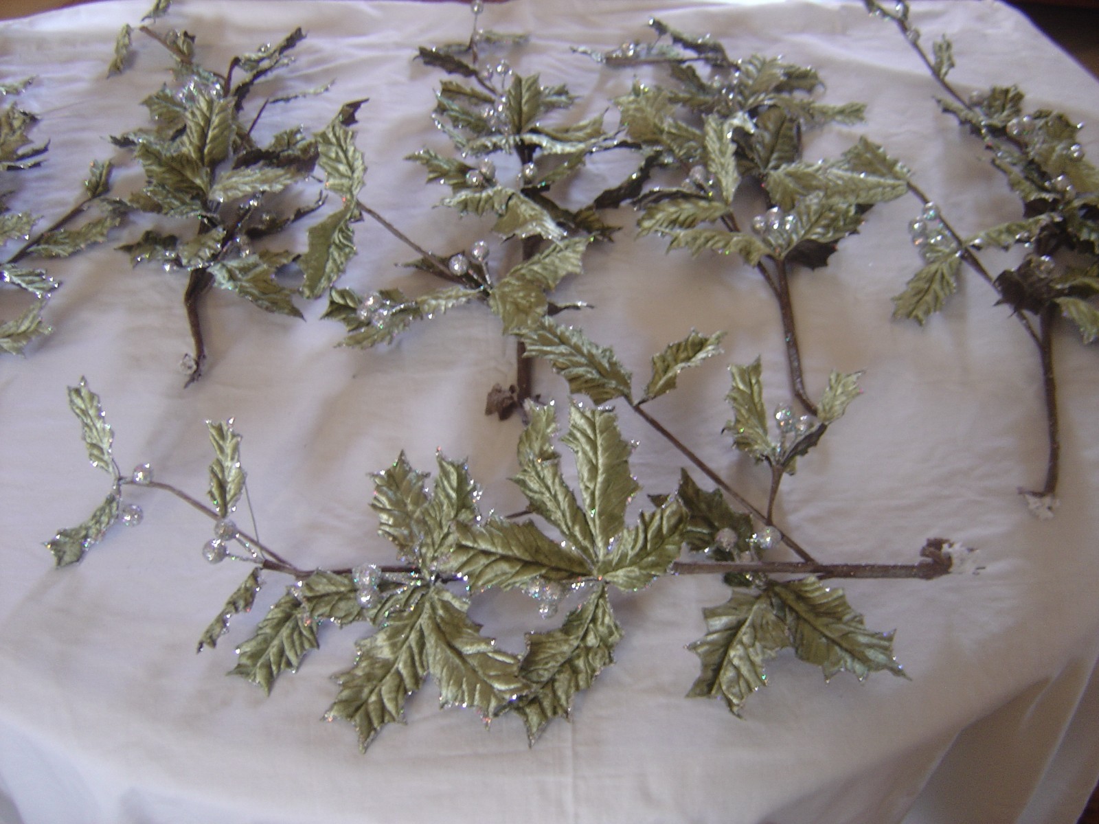 LOT OF 5 CHRISTMAS FAKE HOLLY LEAVES AND SILVER BERRIES EACH 20″ LONG