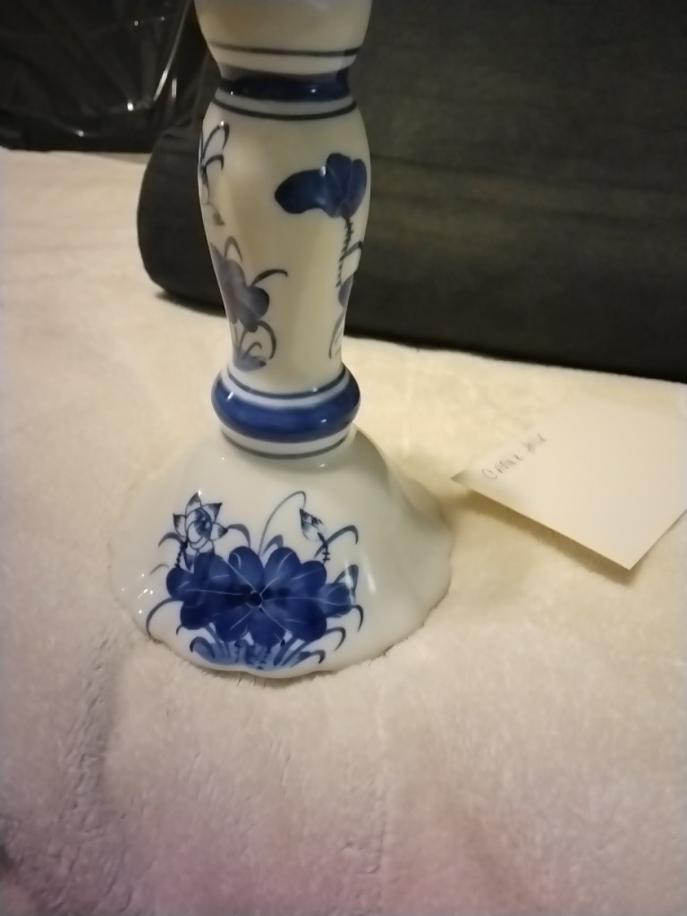BEAUTIFUL SET OF BLUE/WHITE FLORAL DESIGN ITEMS