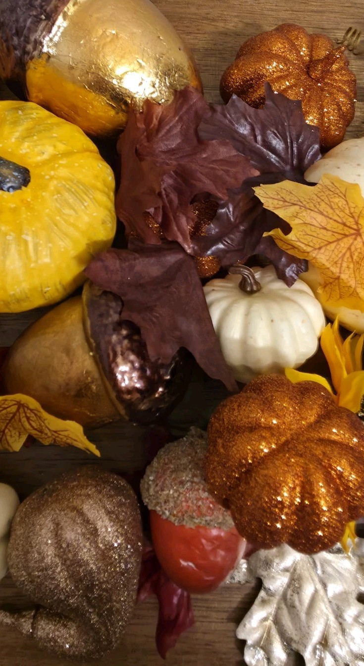 Great Lot of Decorative Fall Autumn Pumpkins Acorns Berries Bowl Vase Filler #1