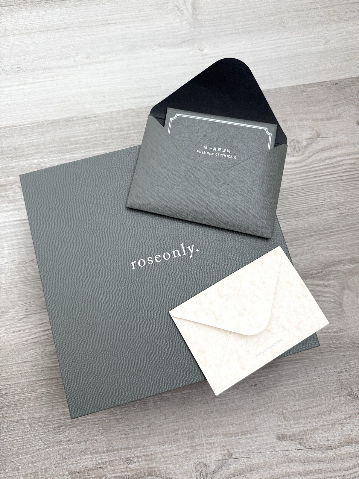 Red Eternity Rose Brand New Valentine Gift