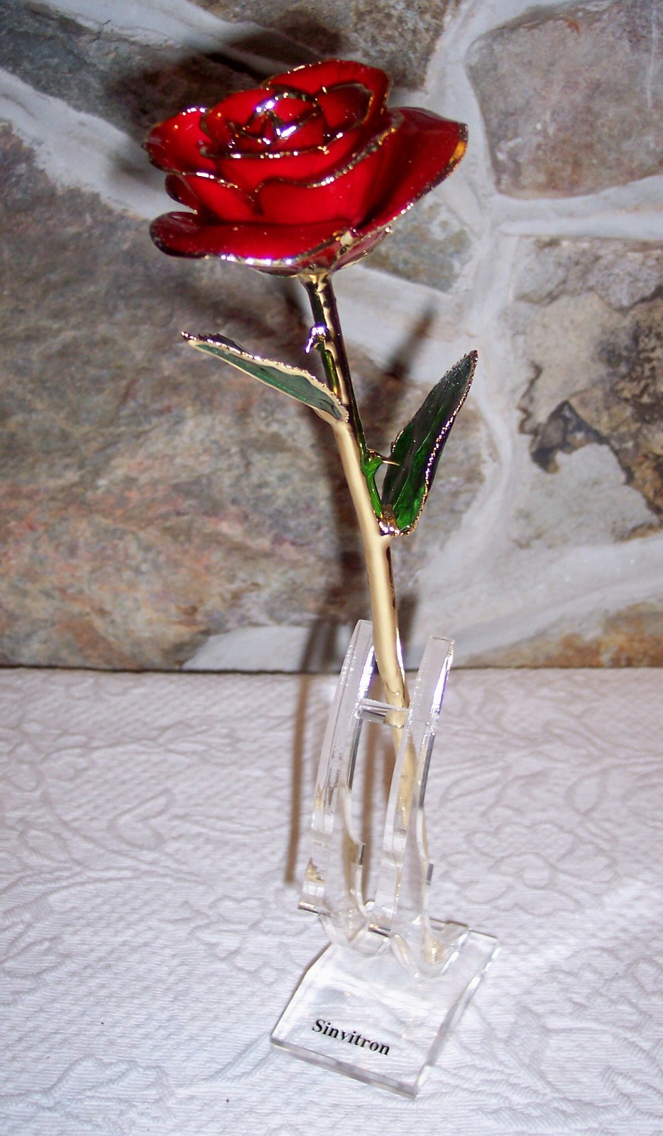 Sinvitron Real Rose 24k Gold edge – 12″ Stem in 24k gold Red W/Stand & Box