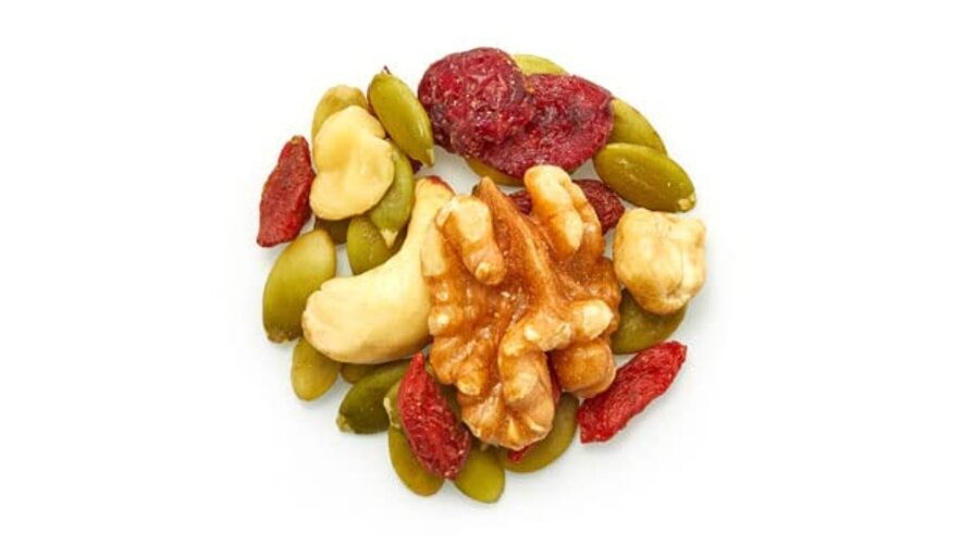 Trail Mix, 2.2 lb, An organic mix of 35.3 Ounce (Pack of 1) Organic Goji Sport