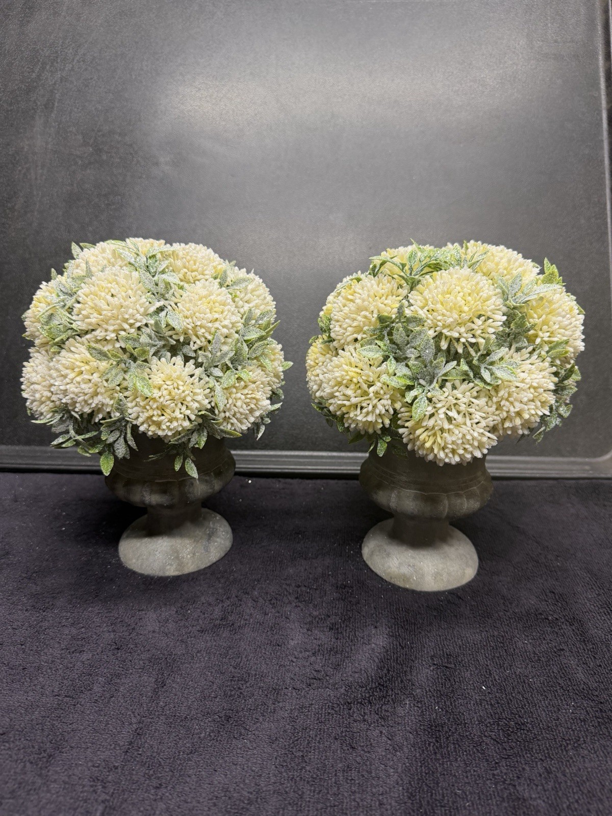 Pure Garden Artificial Floral Arrangement 9.5″ Faux Plant w/ Urn White Set of 2
