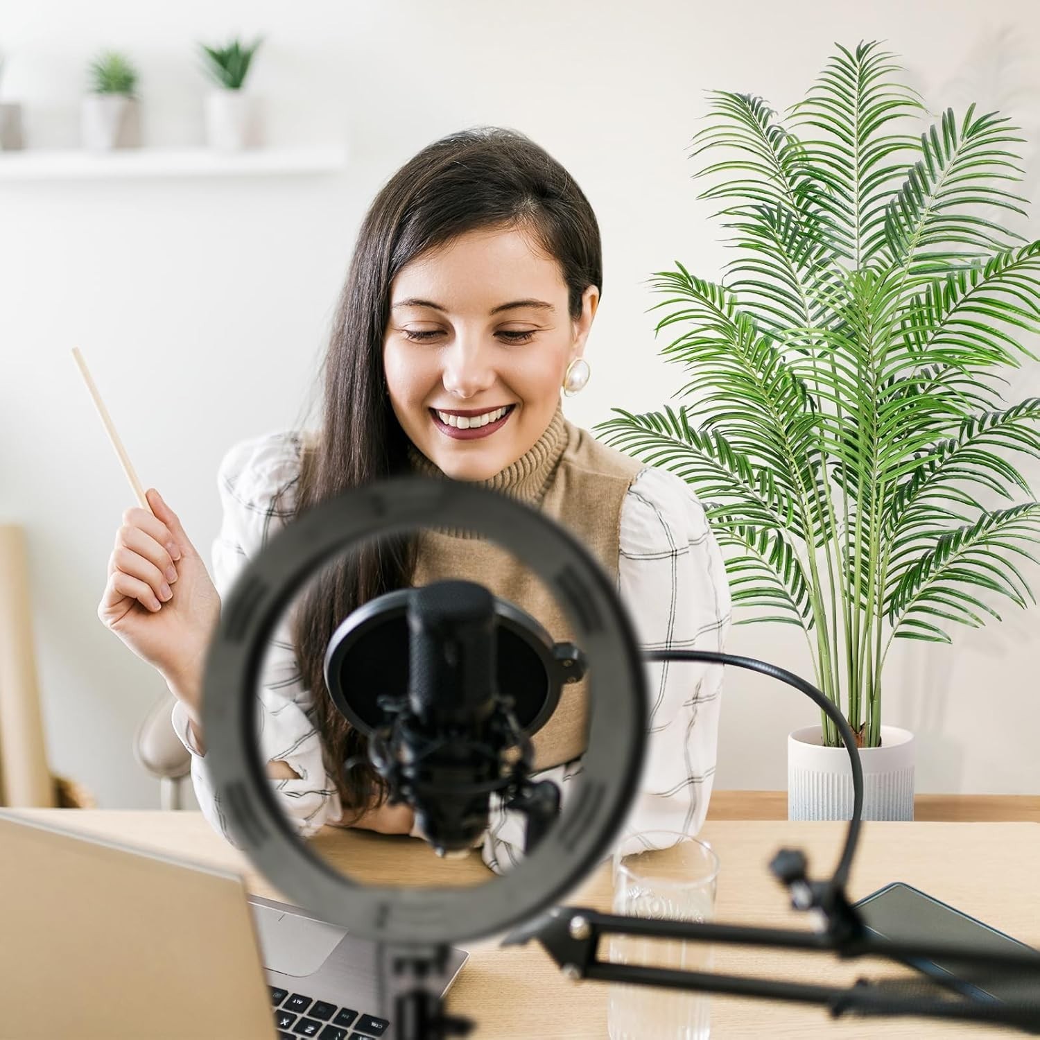 Lifelike Artificial Palm Tree – Adjustable Leaves, 570 Tips