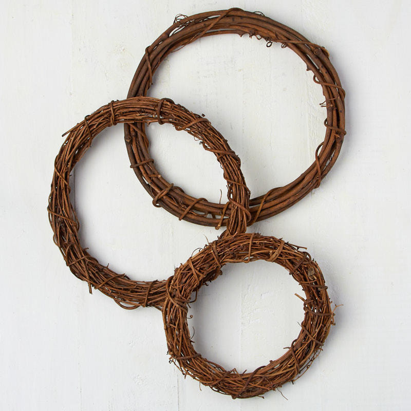 Set of 6 Assorted Sized Natural Grapevine Wreaths – 8″, 10″, 12″