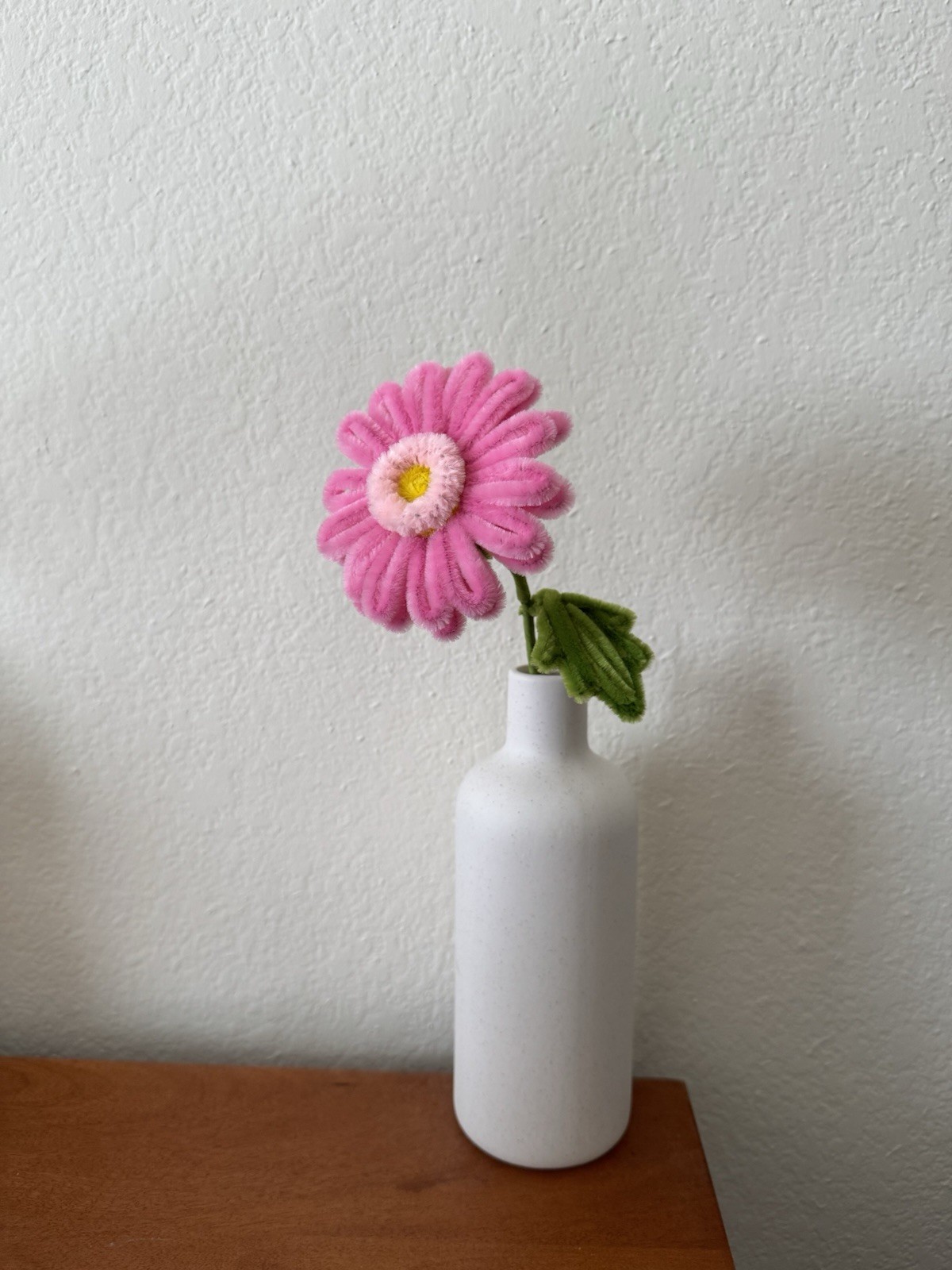 Handmade pipe cleaner flowers; daisy; decoration; vase not included
