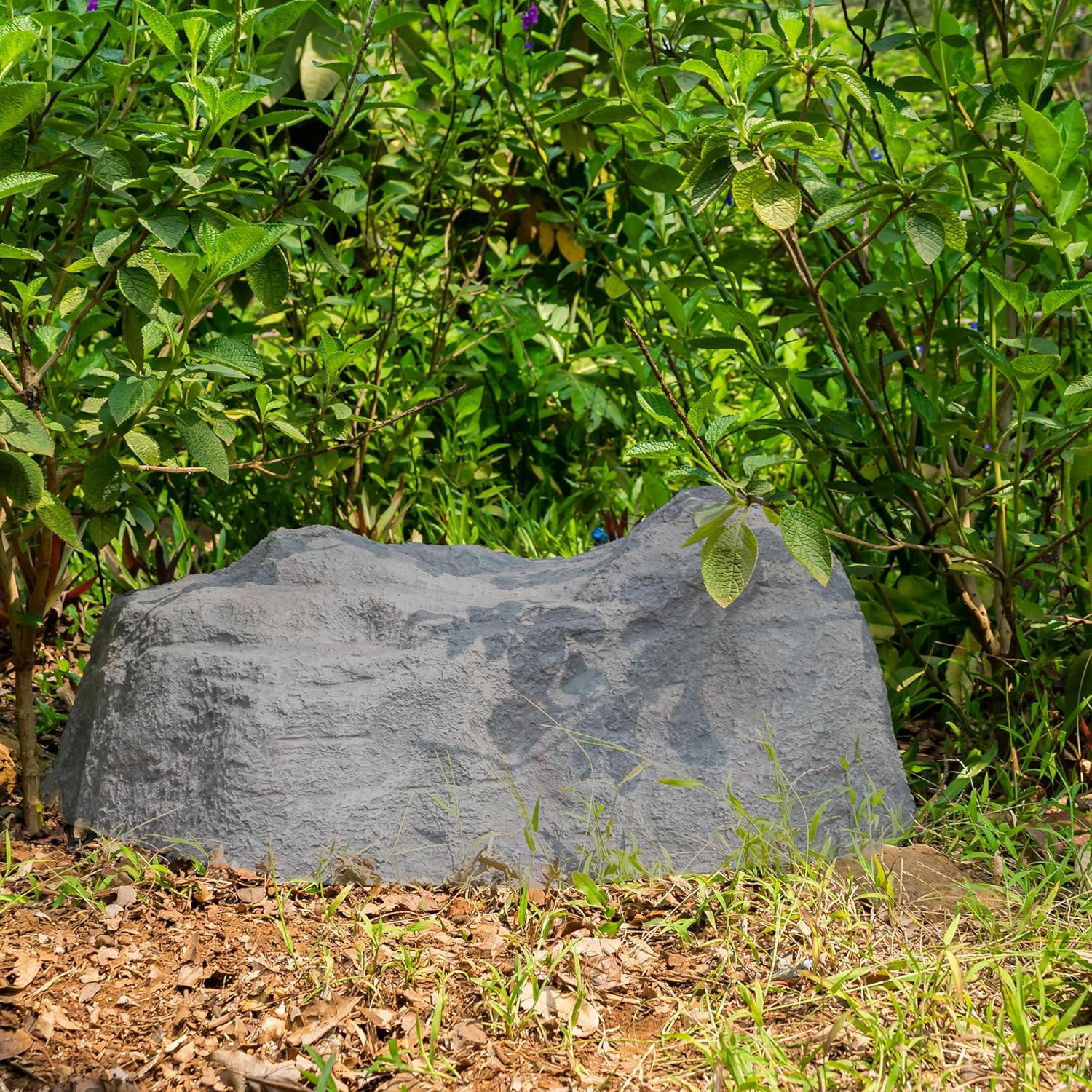 Natural-Looking Diamond Rock Decor for Outdoor Gardens and Landscapes