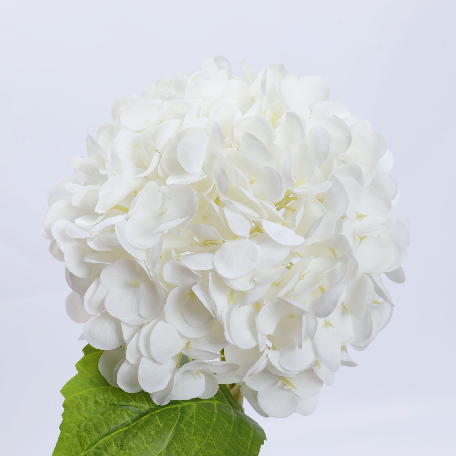 3Pcs Artificial Hydrangea Moisturized Long Stem Fully Blooming Flowers Home Deco