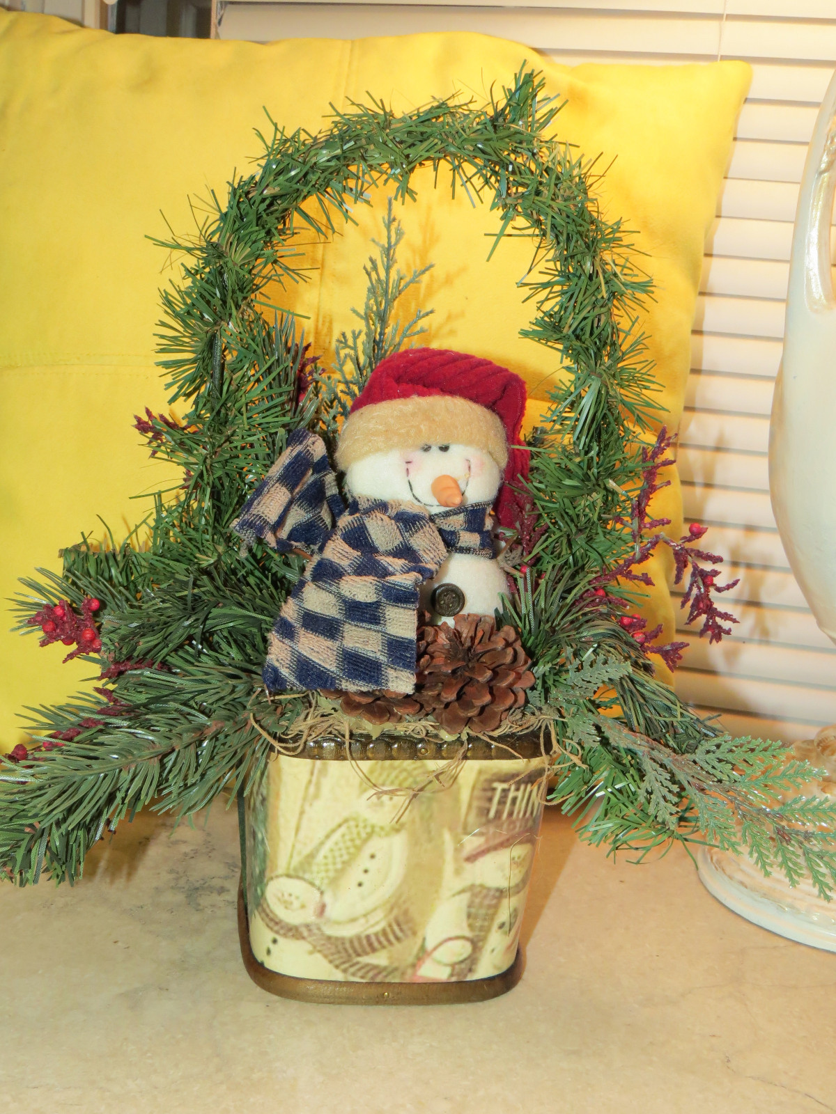 ANTIQUE Snow Winter PRIMITIVE SNOWMAN Pip Berry Pine Cone Table Top Florist Made