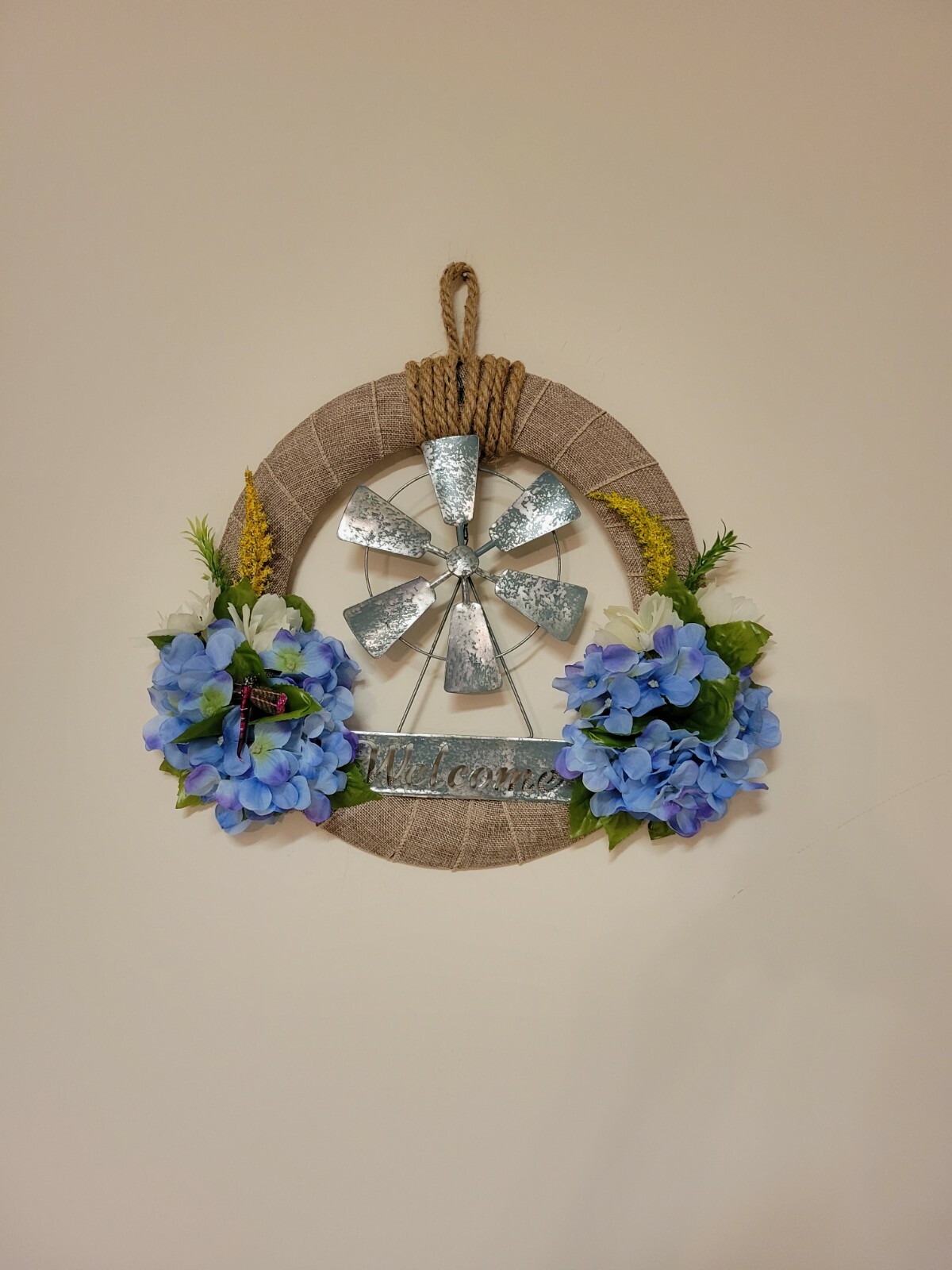 WELCOME windmill COUNTRY flowers Hydrangeas blue white burlap WREATH Rustic Door