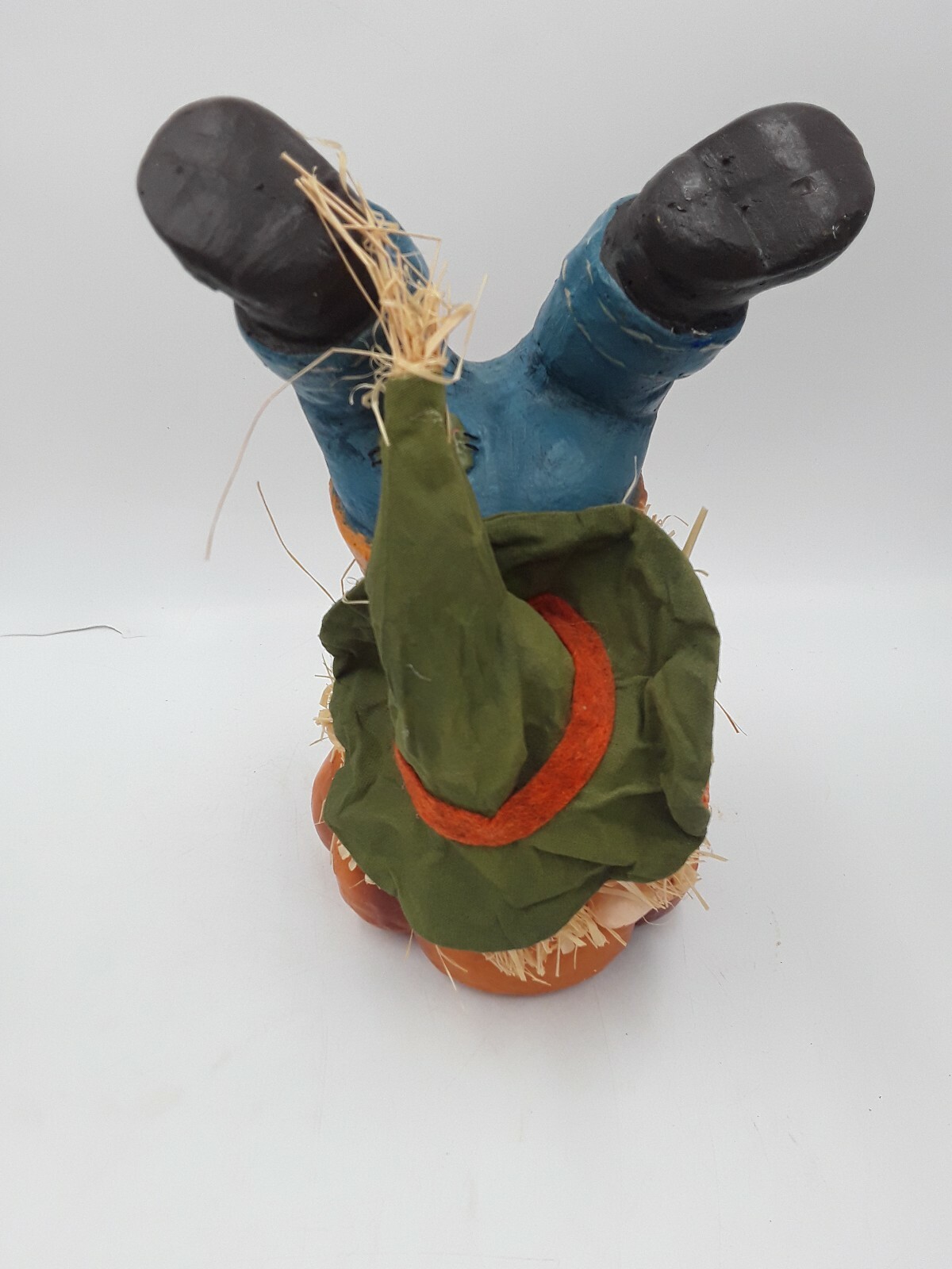 Scarecrow Figurine Thanksgiving Halloween Autumn Fall Decoration Resin 8in tall