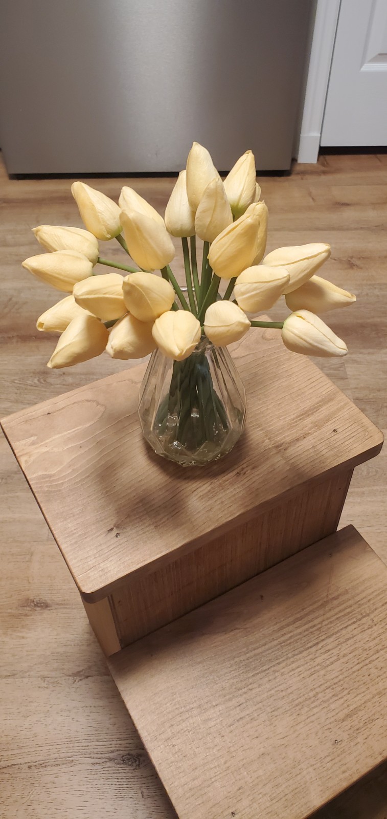 Artificial Real Touch Tulips Flowers in Glass Vase with Faux Water, Tulip