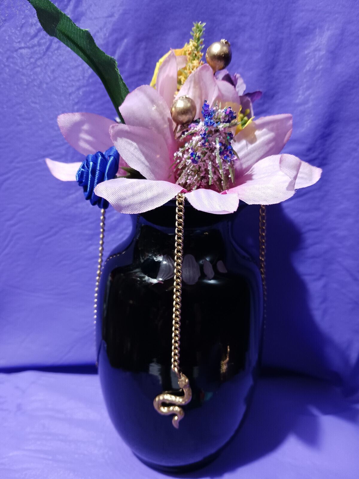 Artificial Flower Arrangement Valentines Day Black Glass Vase w/Snake Gold Chain