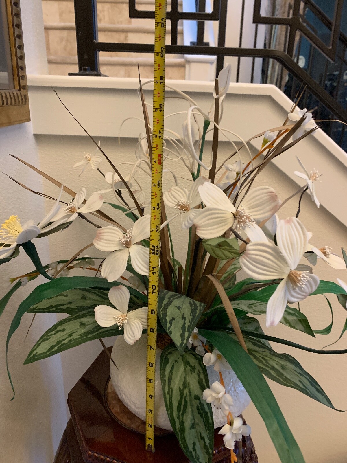 Floral Arrangement Epiphyllum Dogwood Silk flowers Tabl Centerpiece Ceramic Vase
