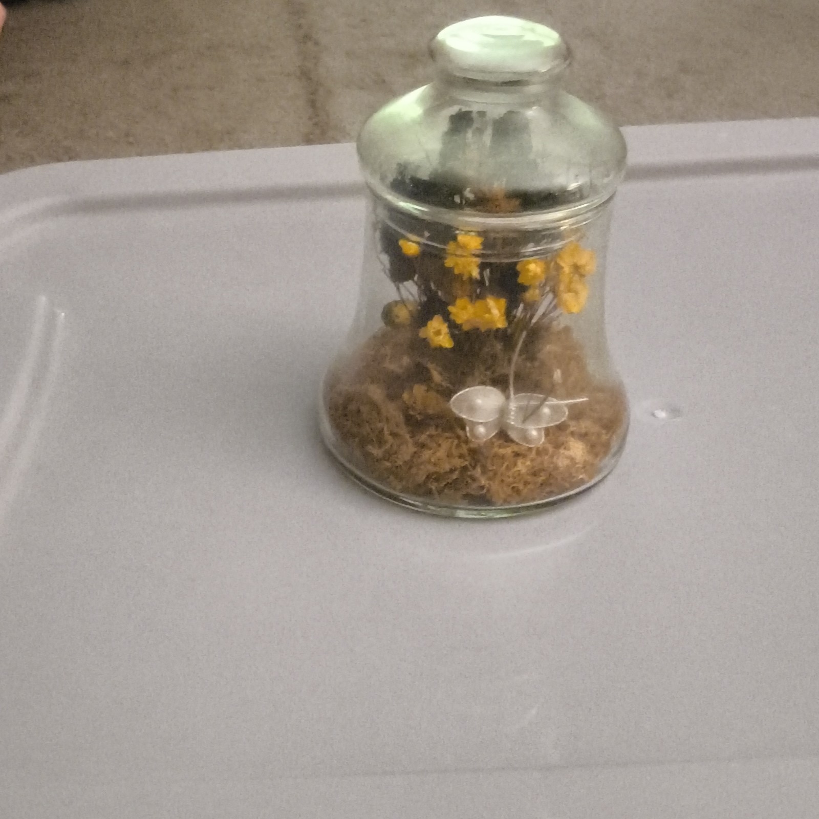 Artificial Flower Arrangement & Centerpiece in Clear Glass Jar, Yellow/Green