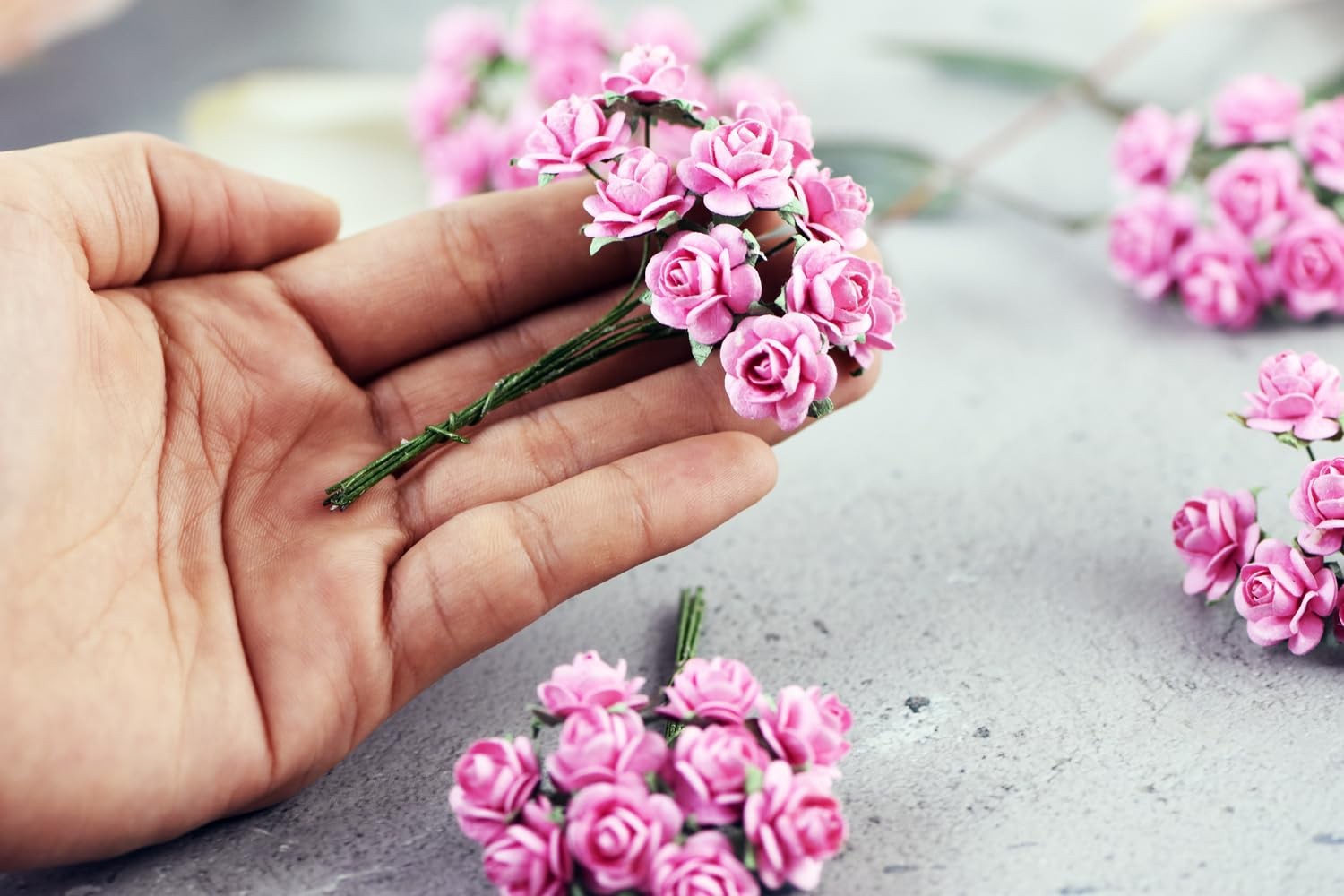 100 pcs Tiny Artificial Roses Mixed Pink Five Color Mulberry Paper Flower 15-…