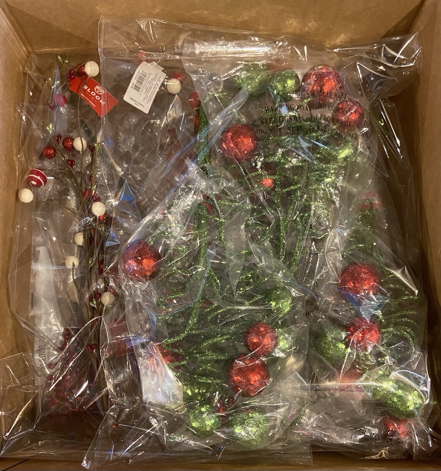 HUGE LOT OF FLORAL STEMS&PICKS FOR THE HOLIDAY SEASON-WREATH MAKING-DECORATING