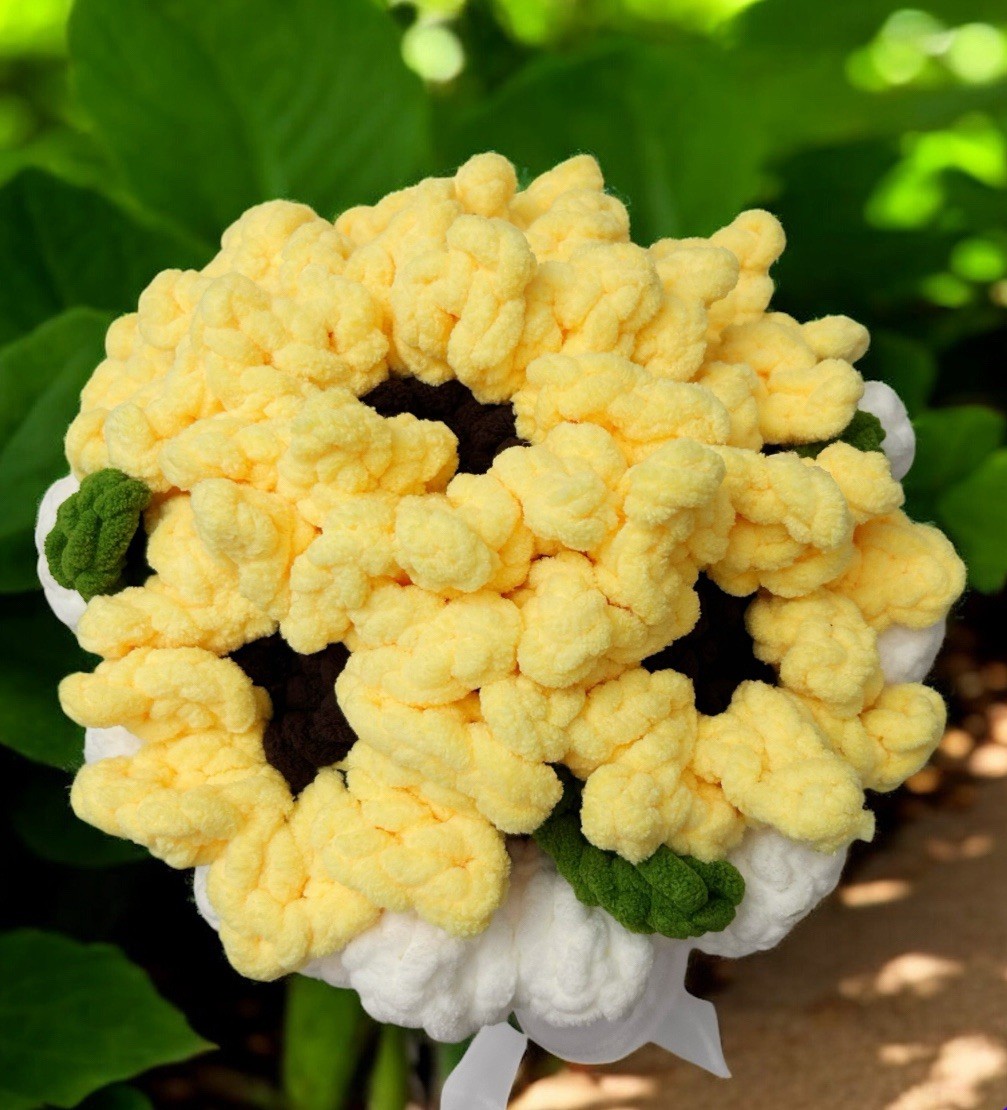Sunflowers Bouquet Handmade Crochet. Made With Soft Velvety Yarn.