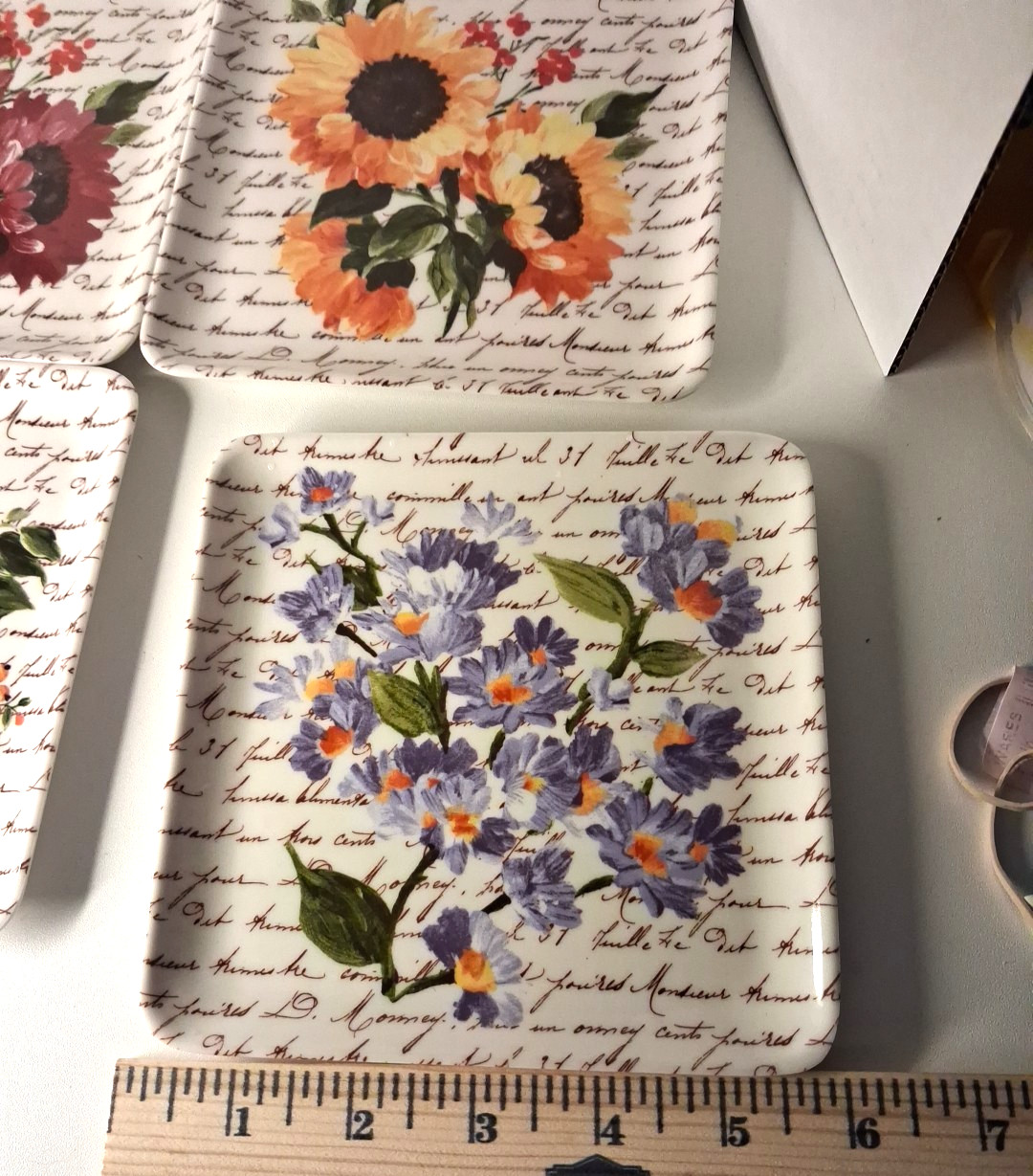 FLOWERSA rachel Ashell 4 Lot Plastic Plates Plants Cats Decorative Trinket…