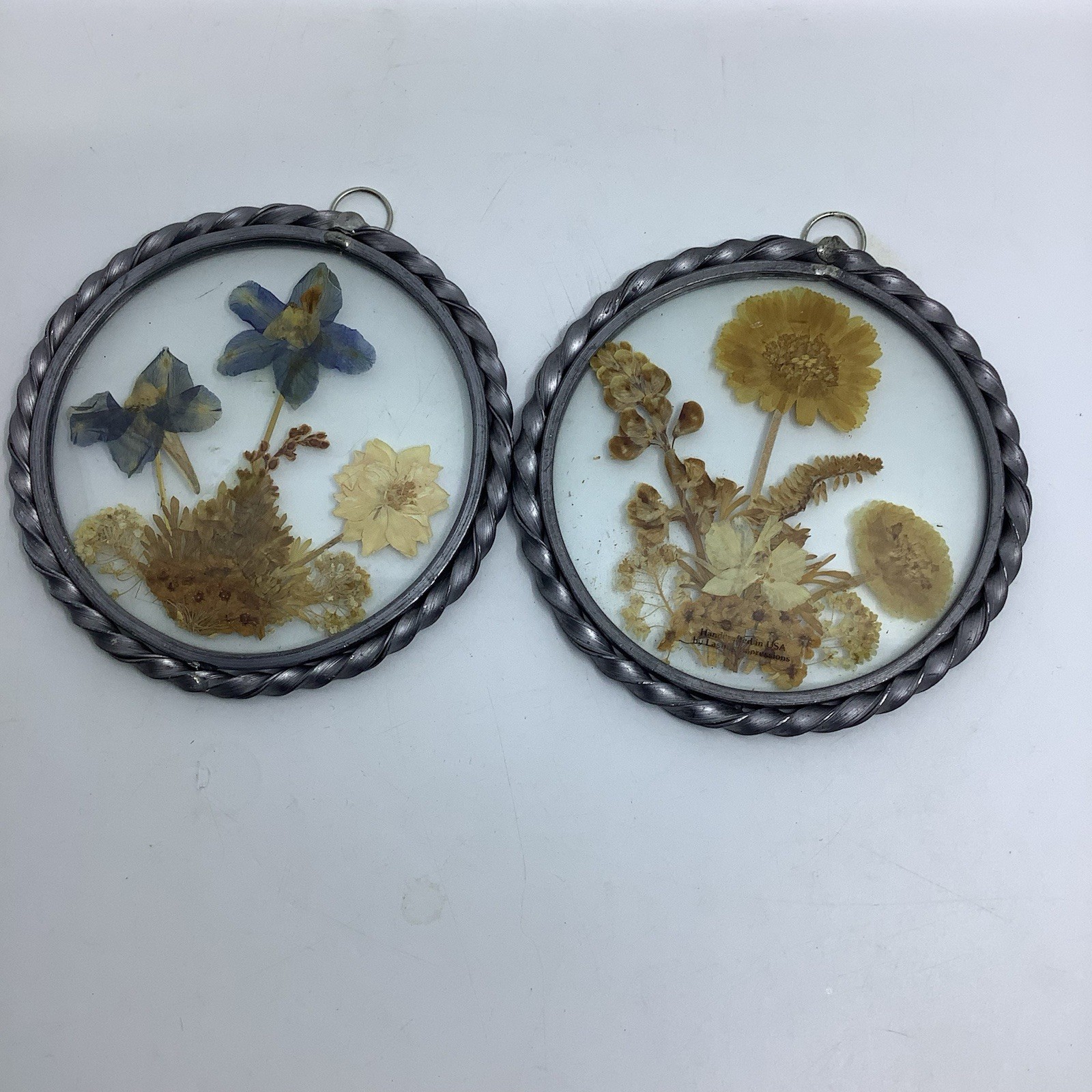 Vintage Lot Of 2 Pressed Dried Flowers Hanging Round Twisted Metal Frame 4.5”