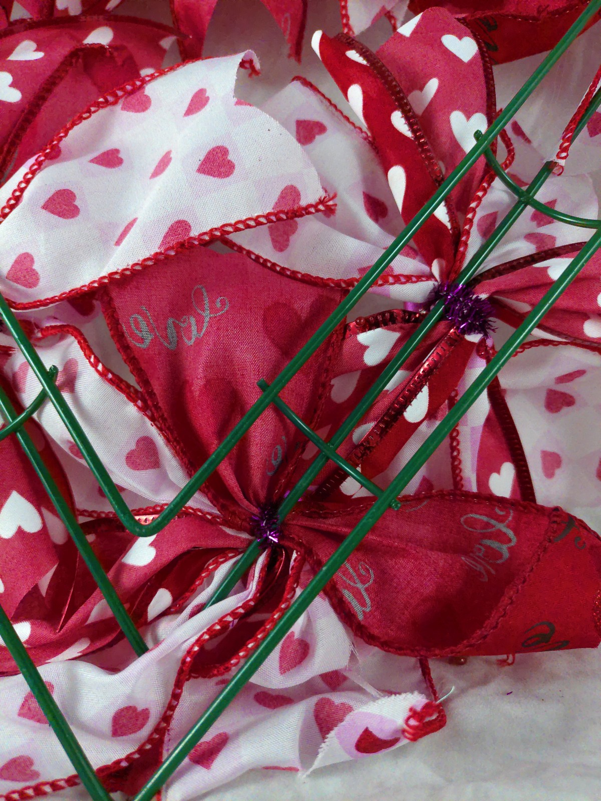 Pretty Red and White Pink Hearts Valentine Ribbon Wreath