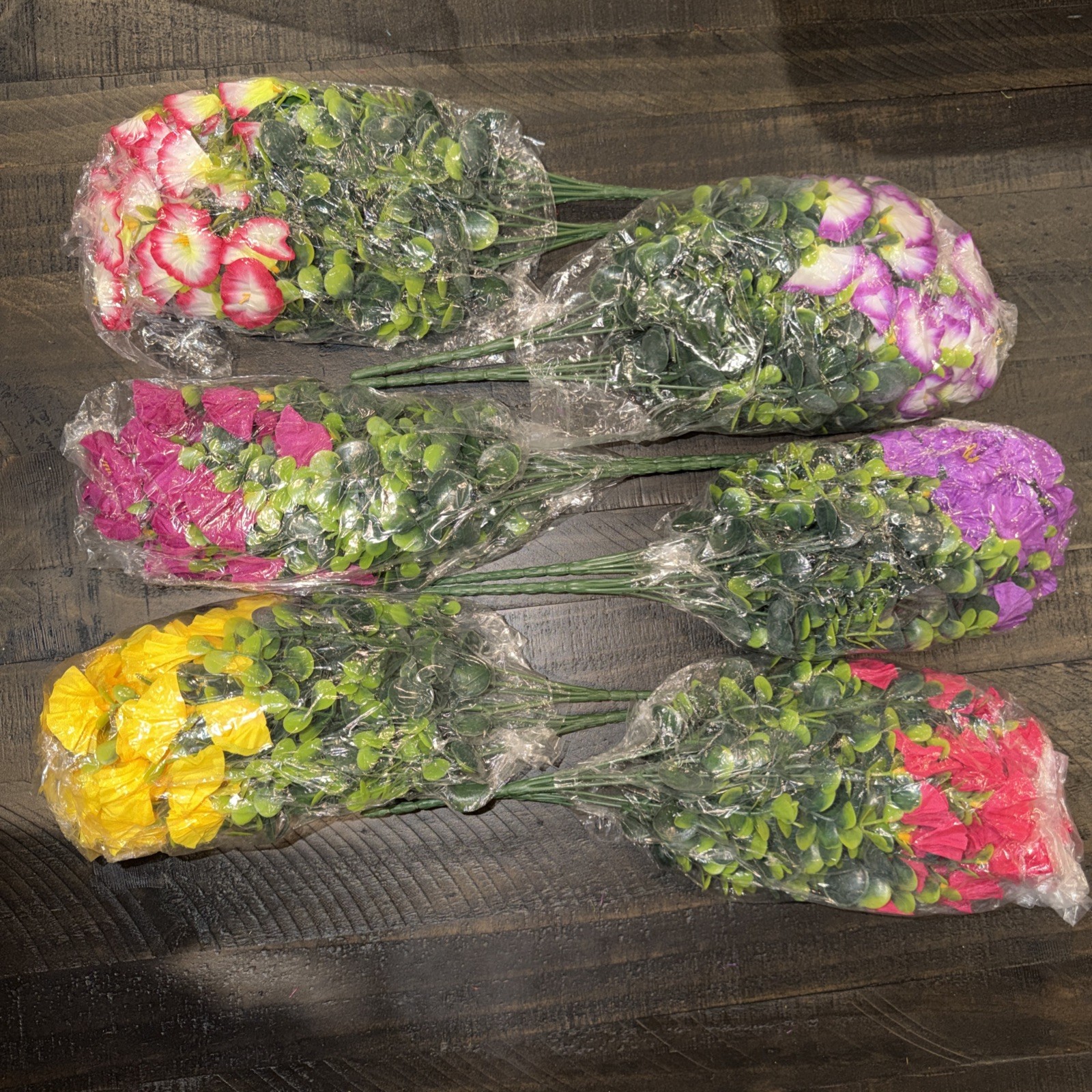 Bulk Lot 12 Lnoicy Floral Bouquets – New, Artificial Flowers Outdoor Decorations
