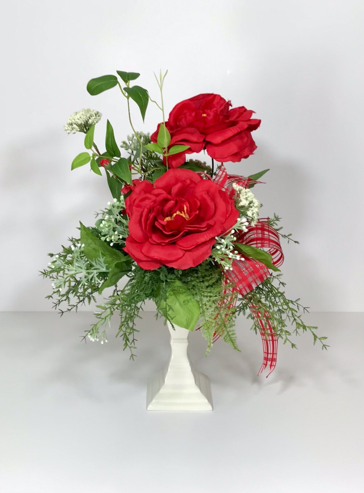 FLORAL MIKASA JAPAN CERAMIC WHITE CANDLESTICK RED FLOWER ARRANGEMENT ELEGANT