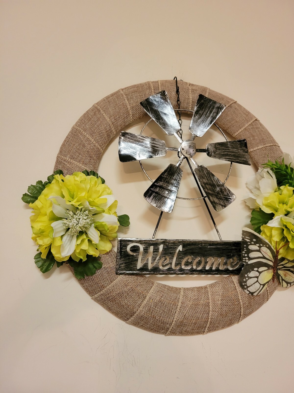 WELCOME windmill COUNTRY flowers Astras green white burlap WREATH Rustic Door