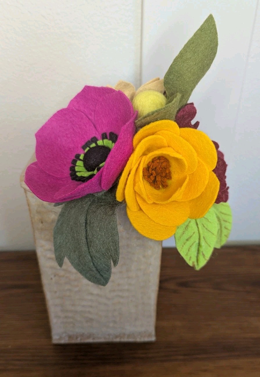 Beautiful Hand Cut Wool Blend Felt Flower Bouquet Gift Wrapped/Great Gift Idea!