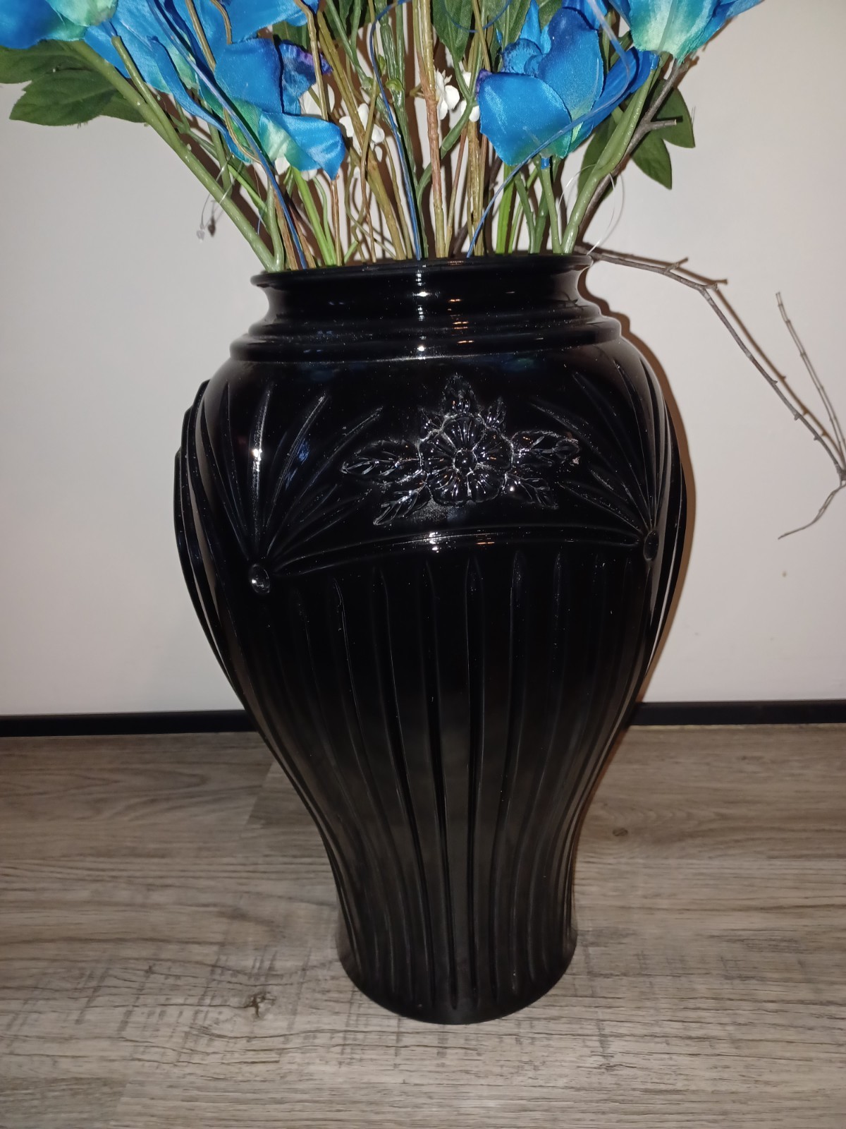 New Large Artificial Flower Arrangement In Vintage Anchor Hocking Glass Vase