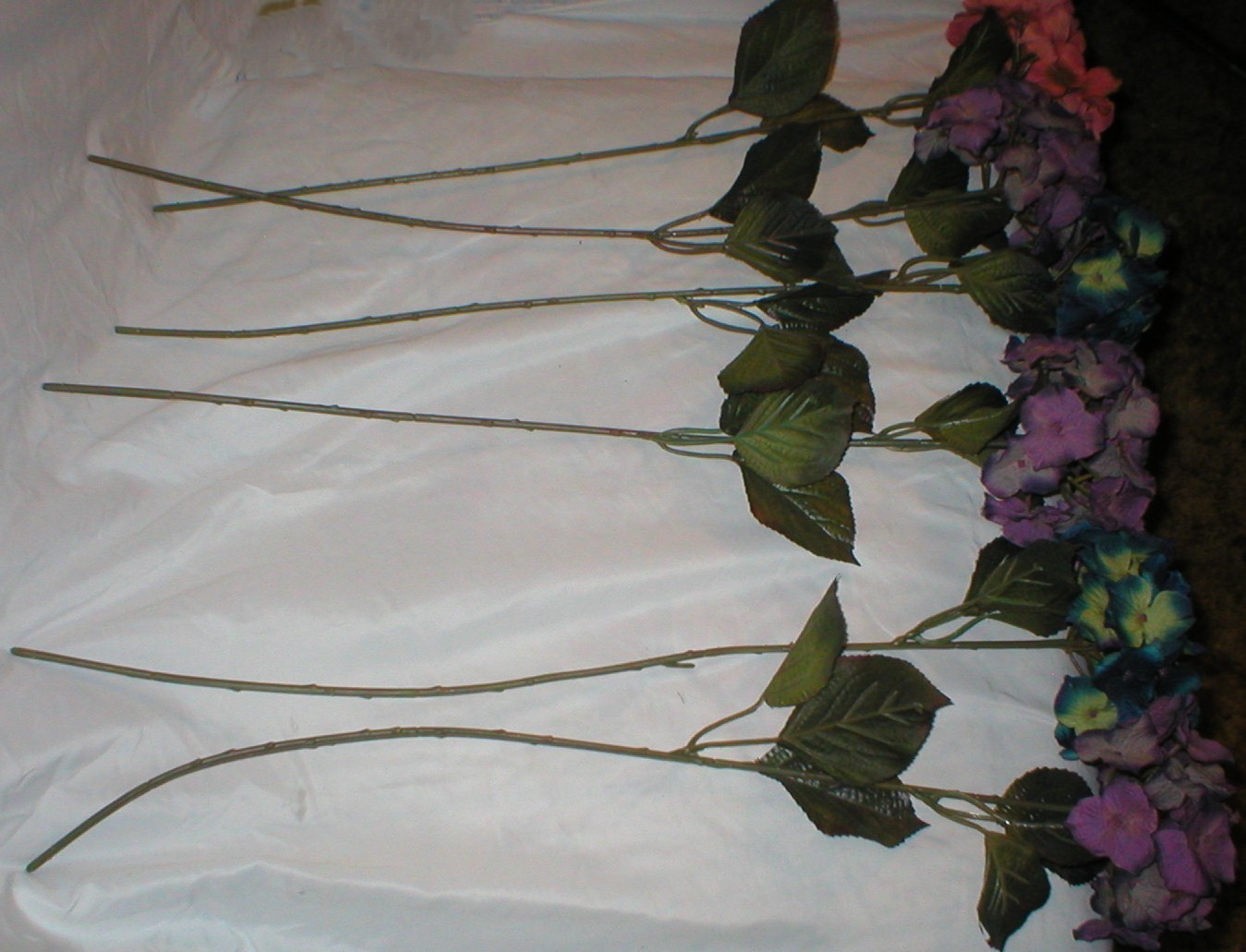 6 HYDRANGEA FLOWERS ARTIFICIAL 24″ STEMS MULTI-COLORS LOT SOLD AS IS
