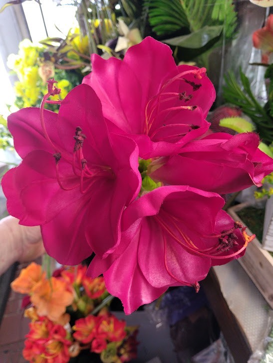 Artificial amaryllis stem. silk flower floral arrangements.