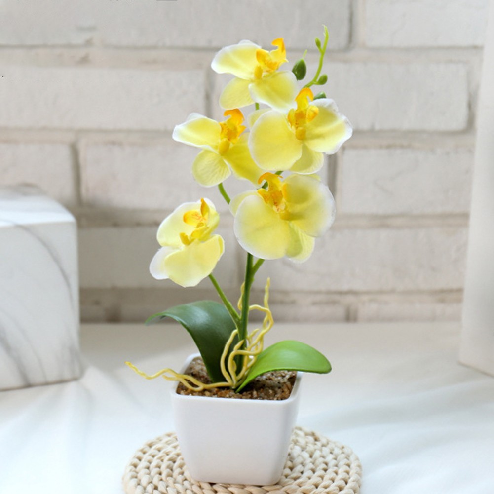Beautiful Simulated Potted Plant Suitable for both Indoor and Outdoor Use