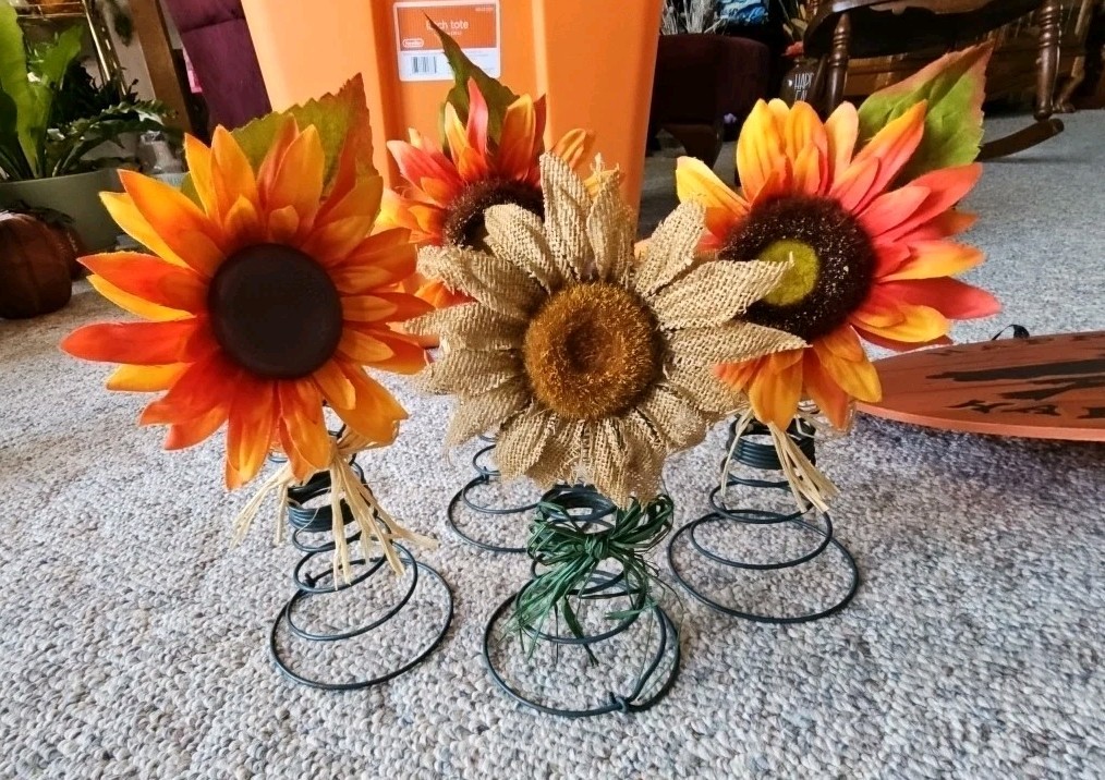Silk Sunflowers On Green Metal Springs Free Stand 10″ Tall Set Of 4 Fall Decor