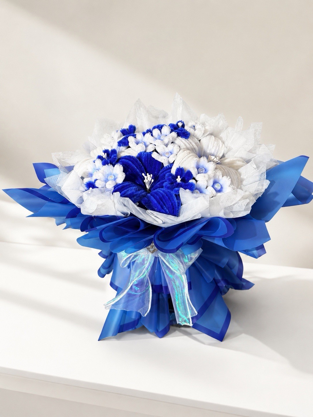Blue & White Handmade Pipe Cleaner Flower Bouquet – Forever Floral Gift