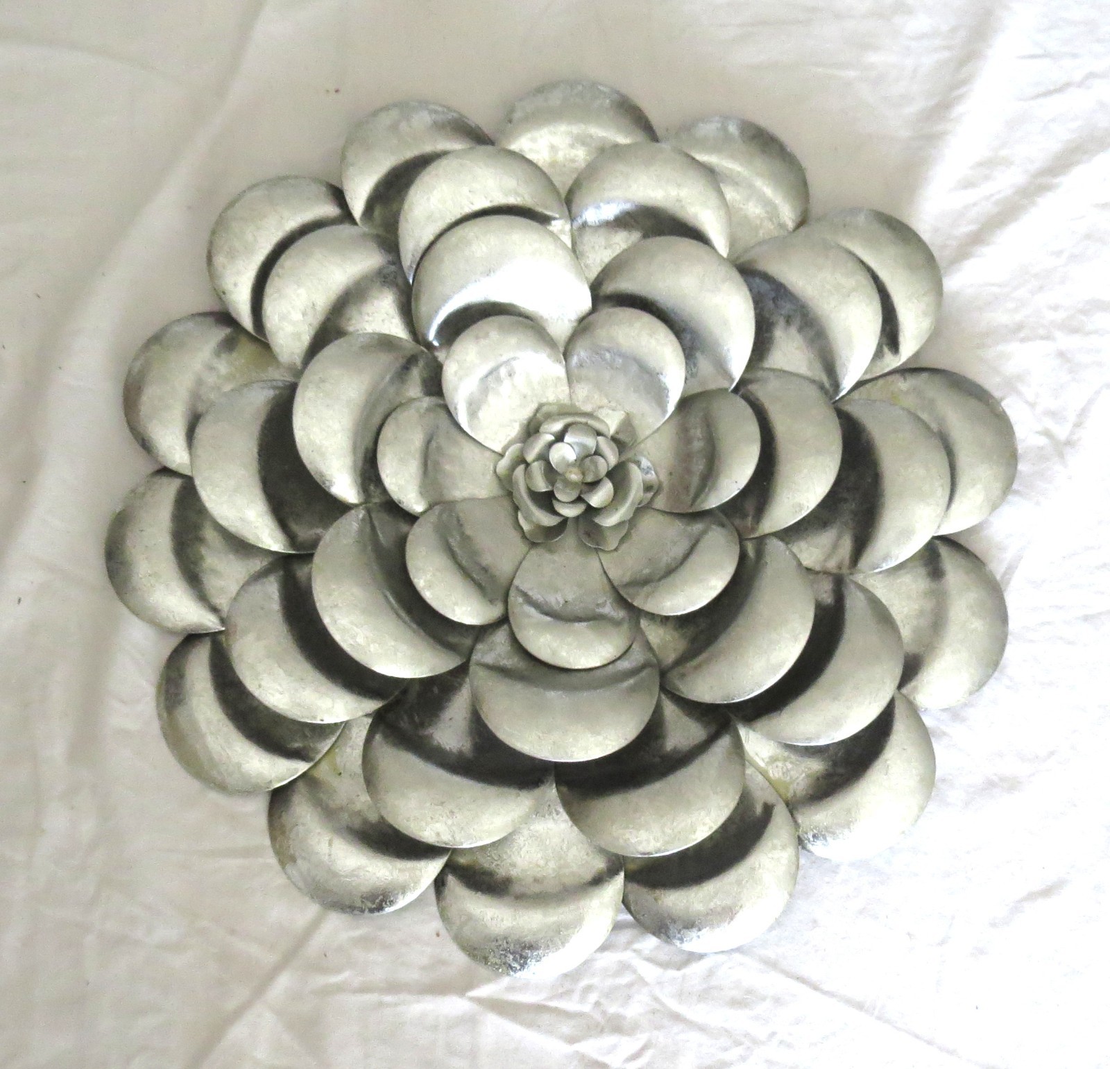 Kirklands Silvertone Flower 17 inch Wall Decoration – Excellent