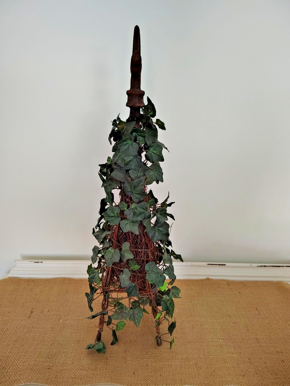 Faux Ivy Pyramid Topiary With Decorative Iron Fleur-de-Lis Finial ~ 22″ High
