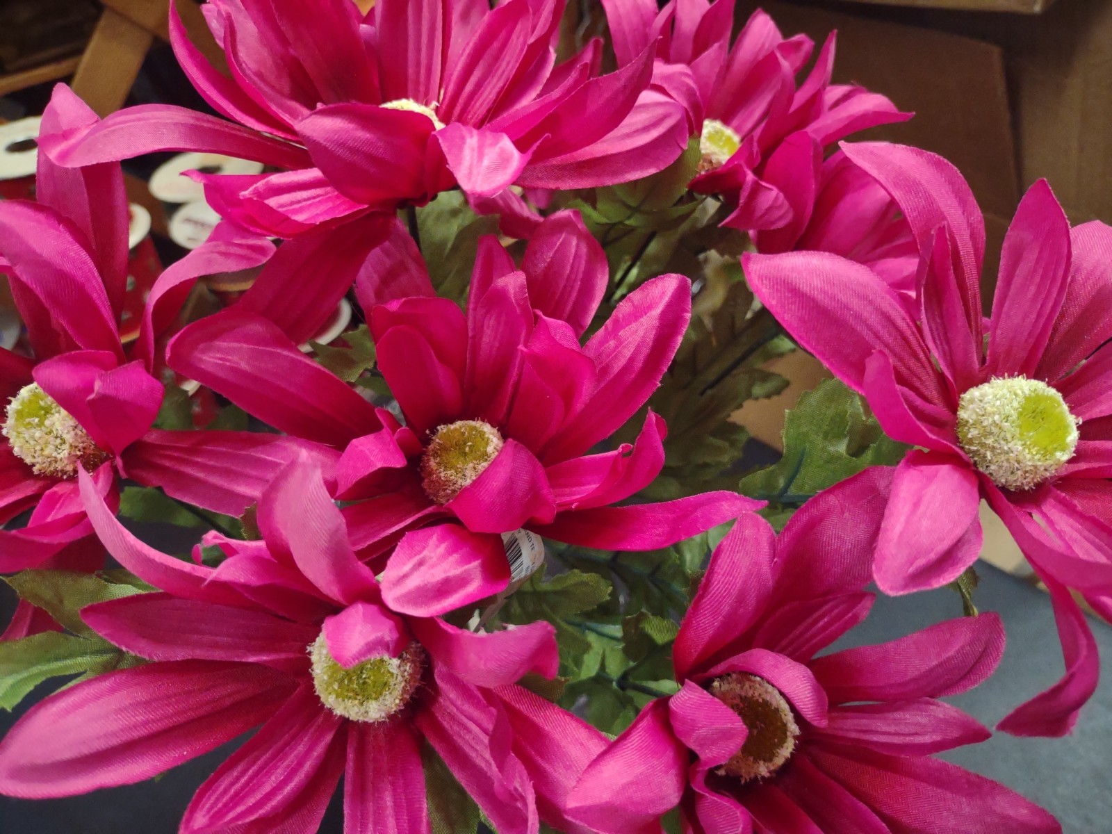 18″ Spider Dahlia, Silk Bush “Grand Teton” w 9 Stems, Hot Pink Beauty, 5″ Blooms