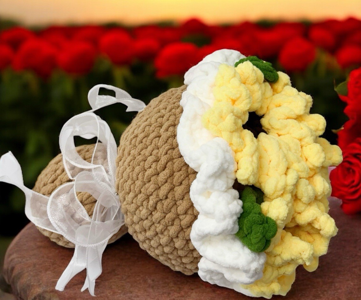 Sunflowers Bouquet Handmade Crochet. Made With Soft Velvety Yarn.