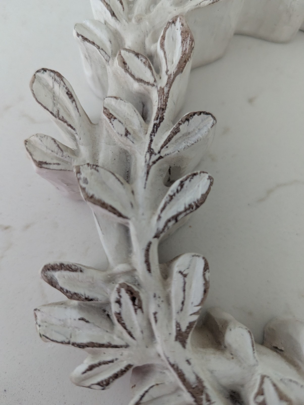 White Resin Wreath 9″ Diameter Christmas/Year-round Farmhouse Gallery Wall EUC