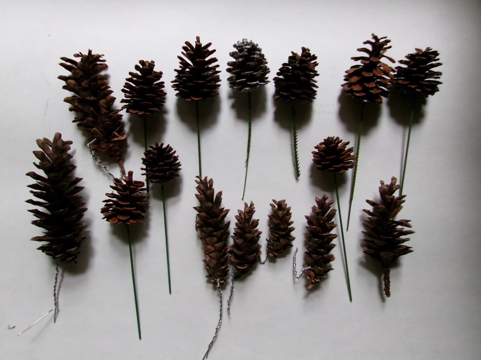 (Lot of 16) Floral Arrangement Picks PINE CONES ASST. SIZES Holiday Wreaths
