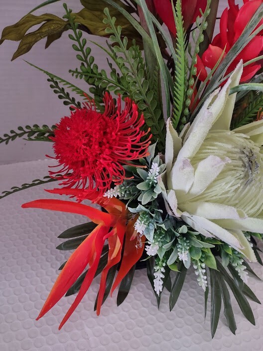 Tropical table centerpiece.
