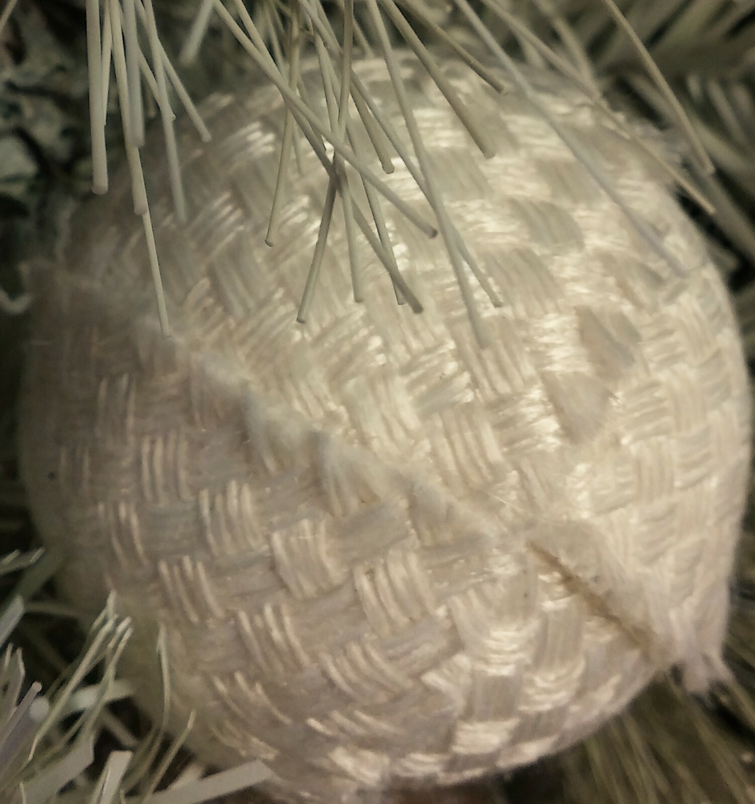 NWT Christmas Flower Arrangement-Beige, White, Gold & Gray-Flat Container-21’W
